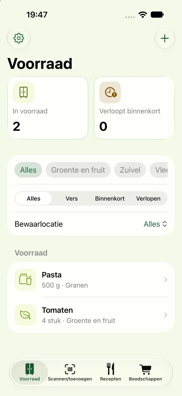 Voorraadscherm met pasta 500 gram en tomaten 4 stuks